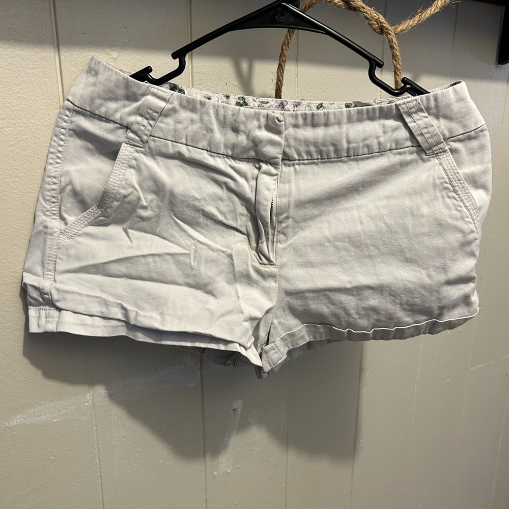 khaki cargo shorts